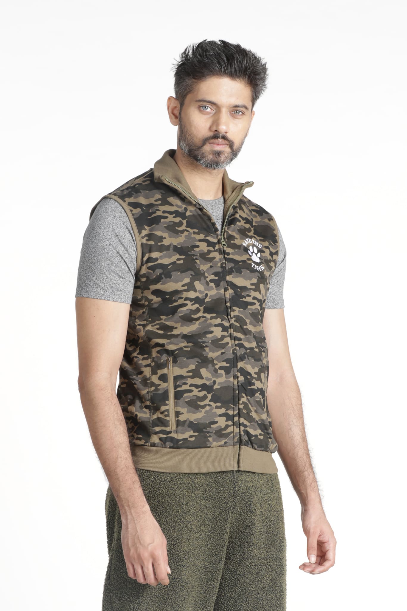 Camouflage clearance sleeveless jacket